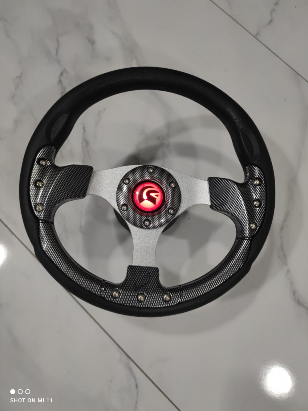 Steering wheel quick release included - Image 2